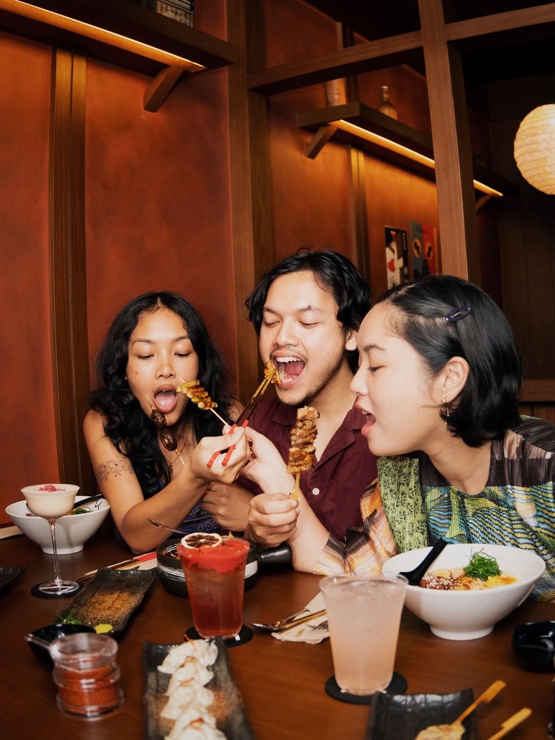 Samen Thai eten — eatthai
